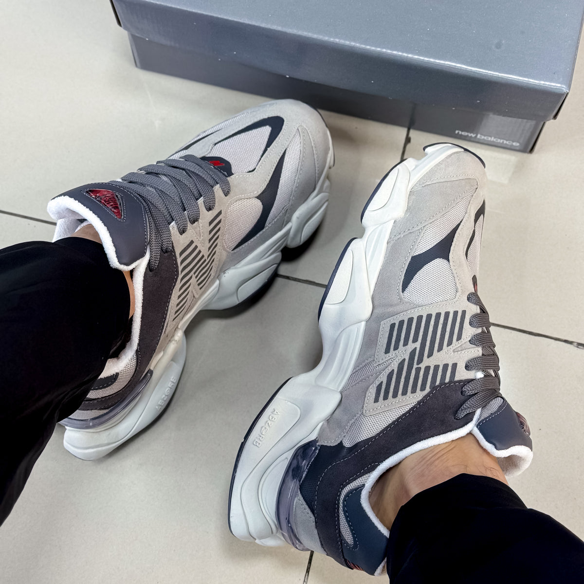 NB 9060 Cinza Premium