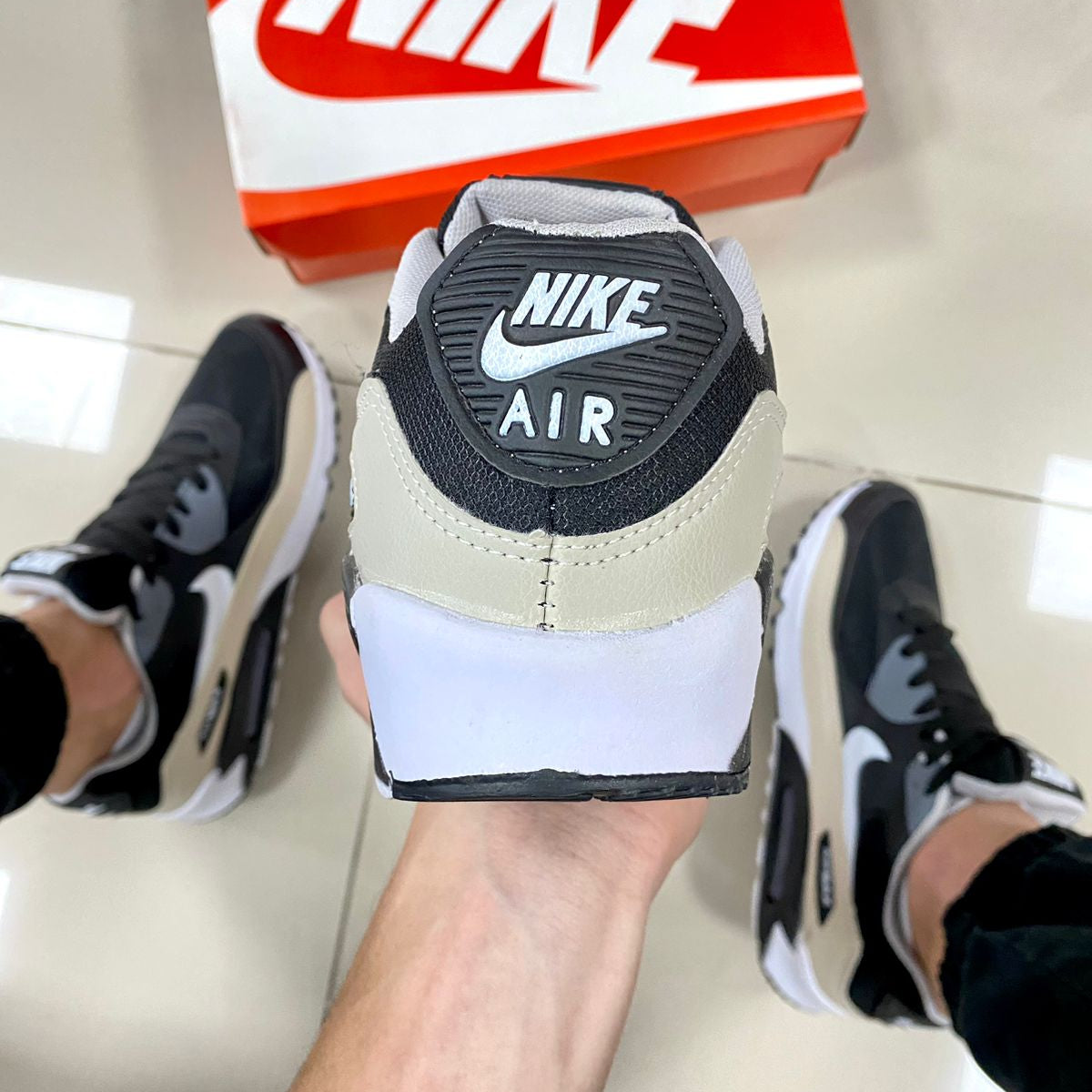 Air Max 90 Grafite/Bege