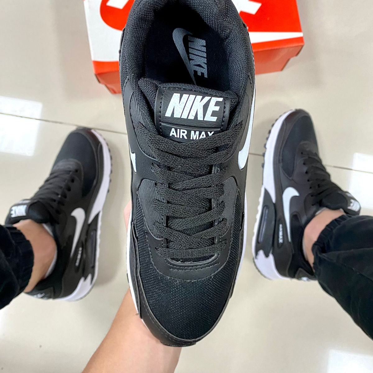 Air Max 90 Preto/Branco