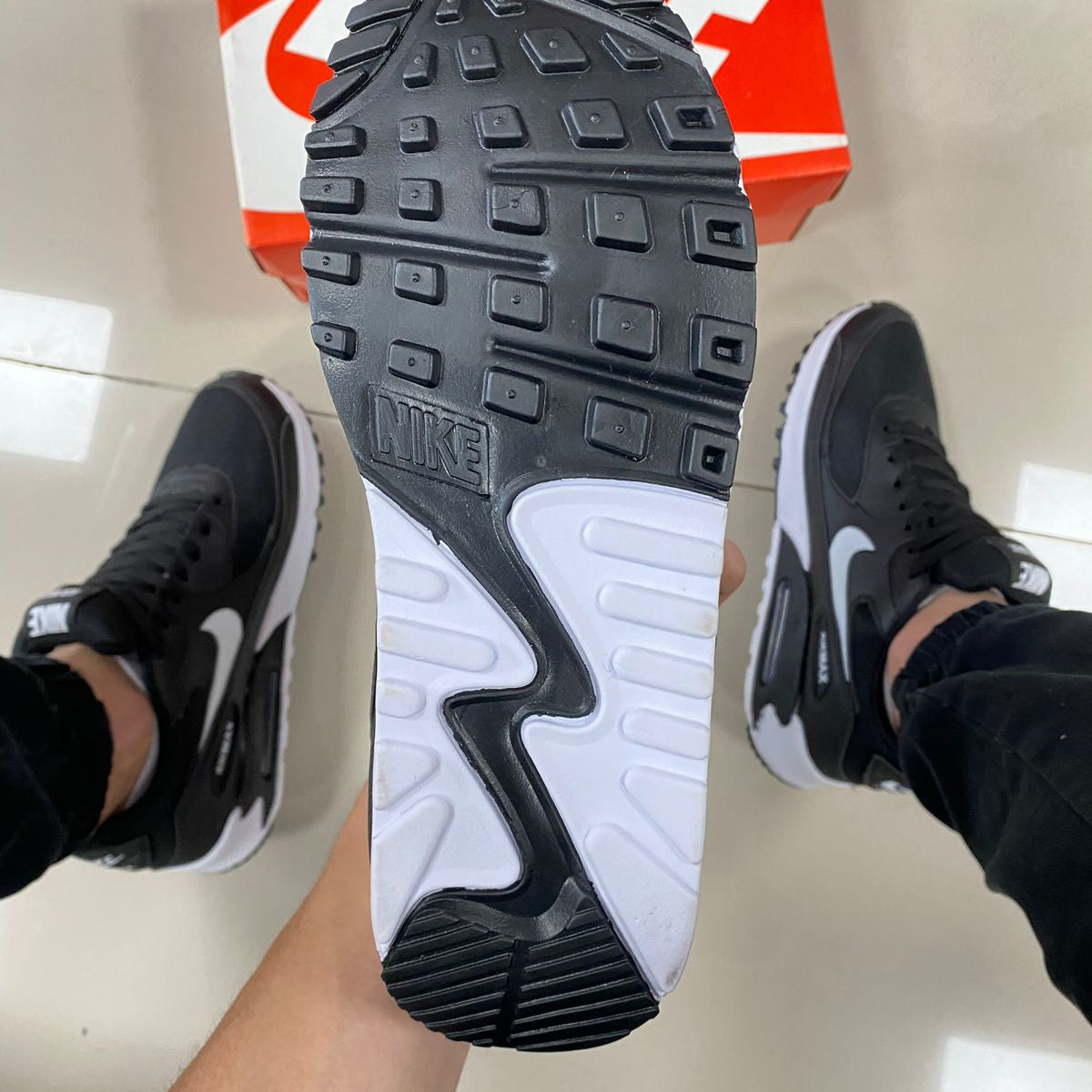 Air Max 90 Preto/Branco