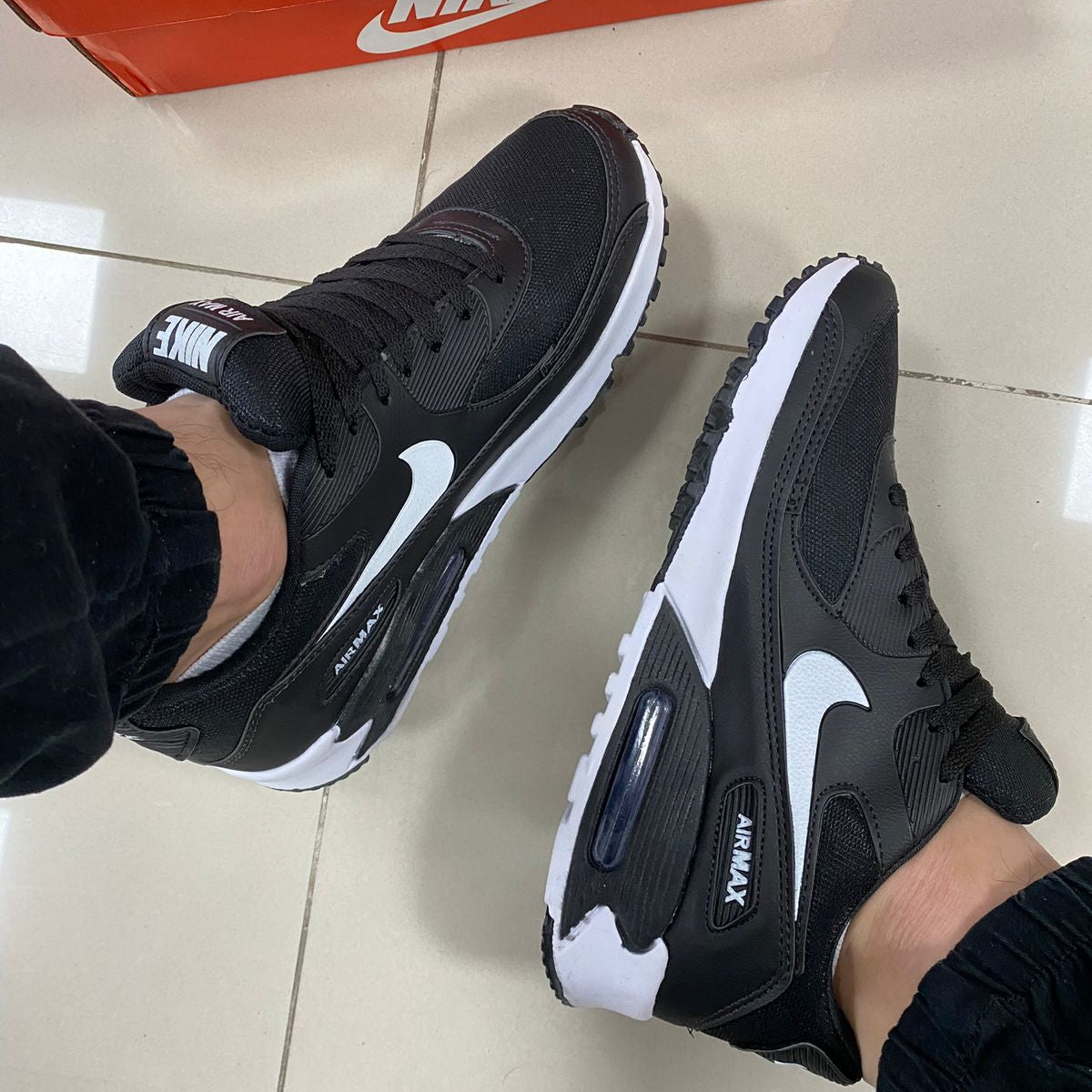 Air Max 90 Preto/Branco