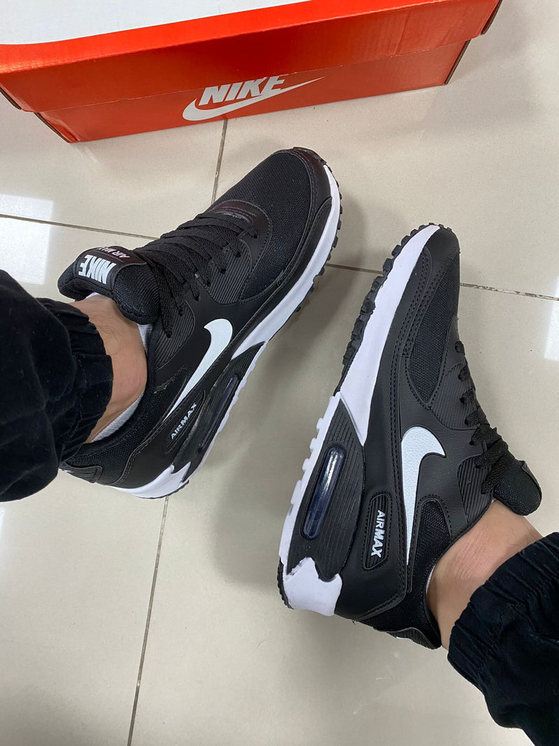 Air Max 90 Preto/Branco