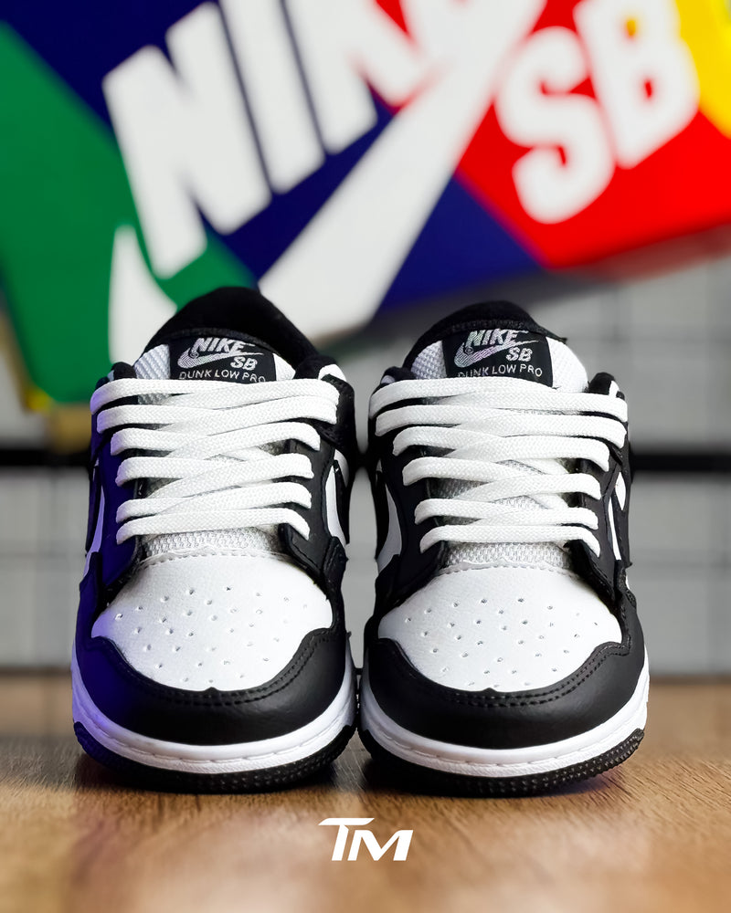 Dunk Low Branco/Preto Infantil