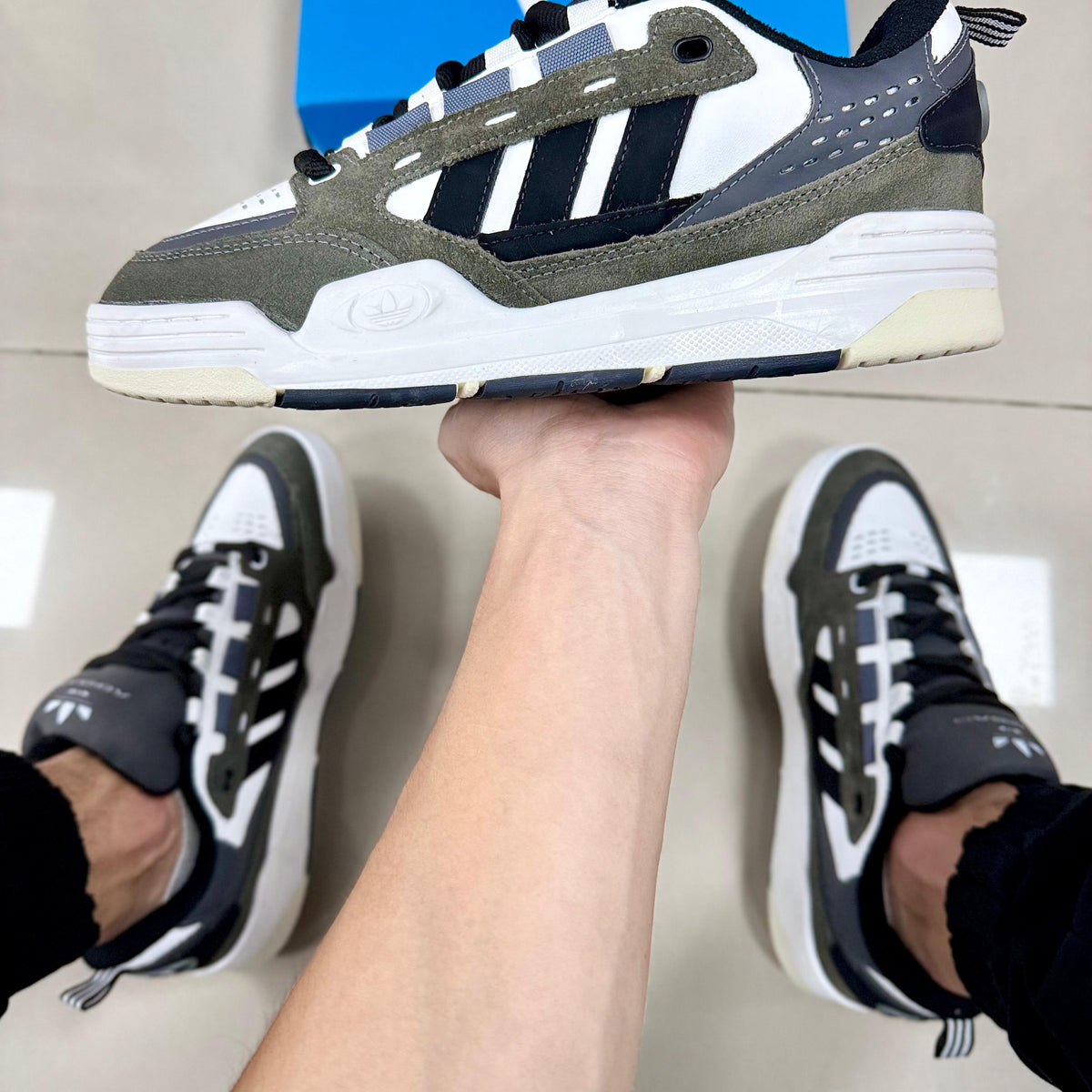 Adi2000 Grafite/Branco Premium
