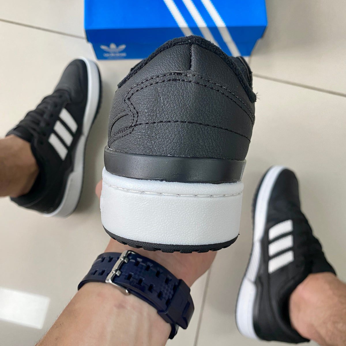 Forum Preto/Branco Premium