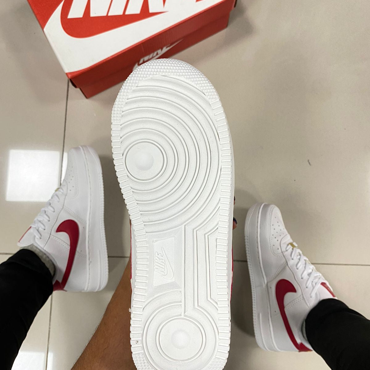 Air Force 1 Branco/Vermelho Premium