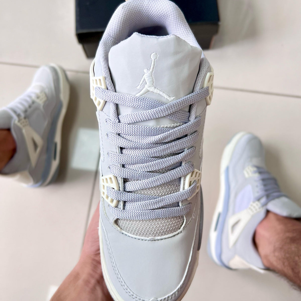 Air Jordan 4 Cinza/Off White Premium
