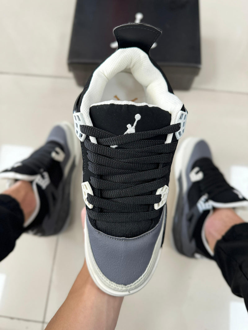 Air Jordan 4 Preto/Bege Premium