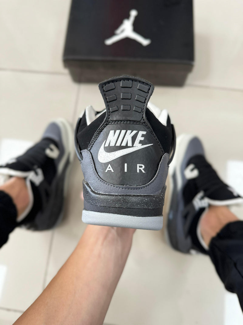 Air Jordan 4 Preto/Bege Premium