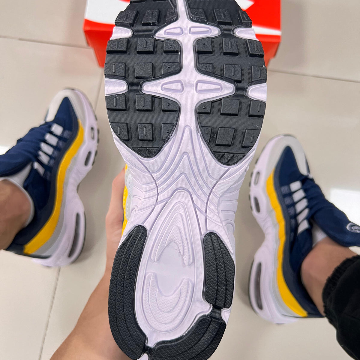 Air Max 95 Amarelo/Cinza/Azul