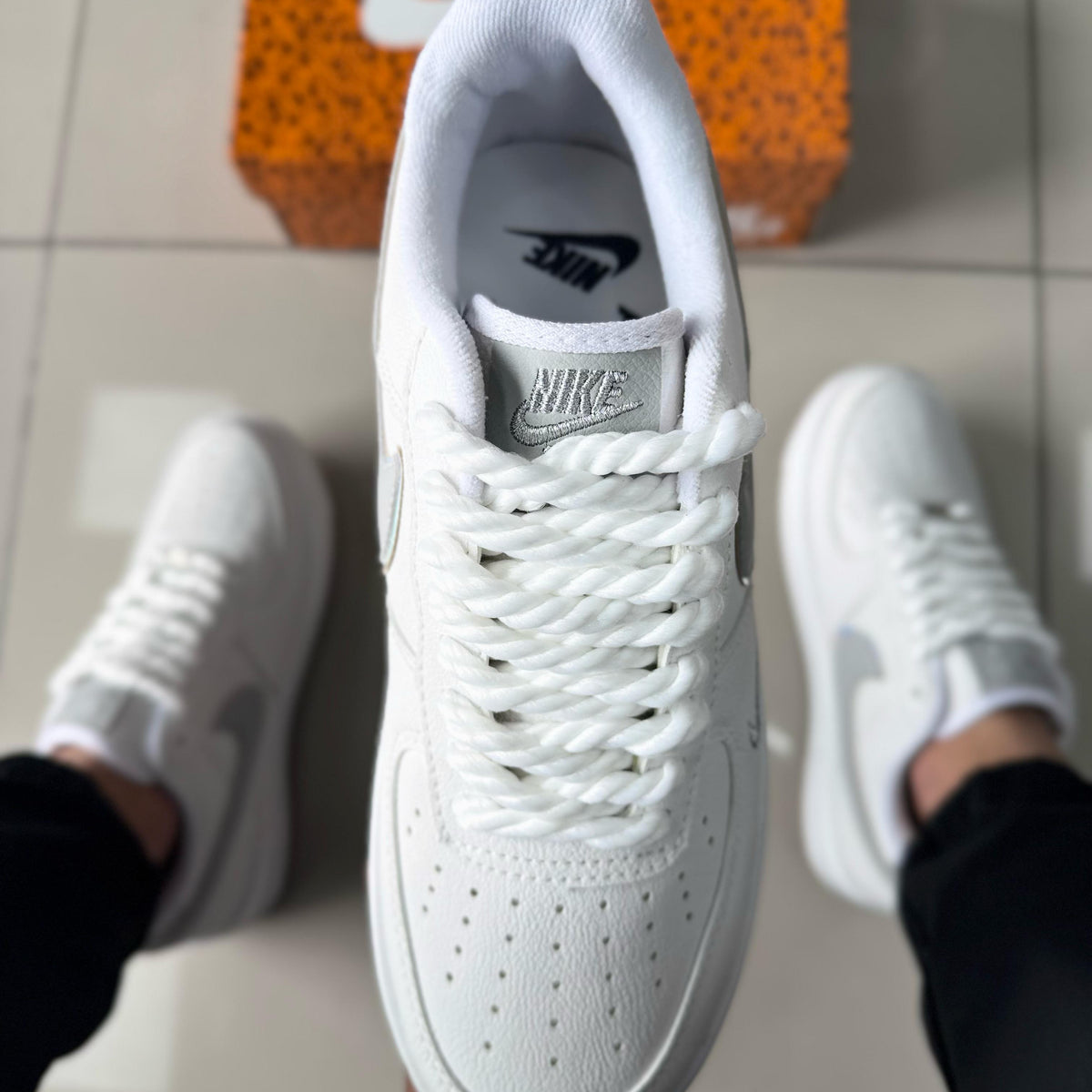 Air Force 1 Holográfico Branco/Cinza Premium