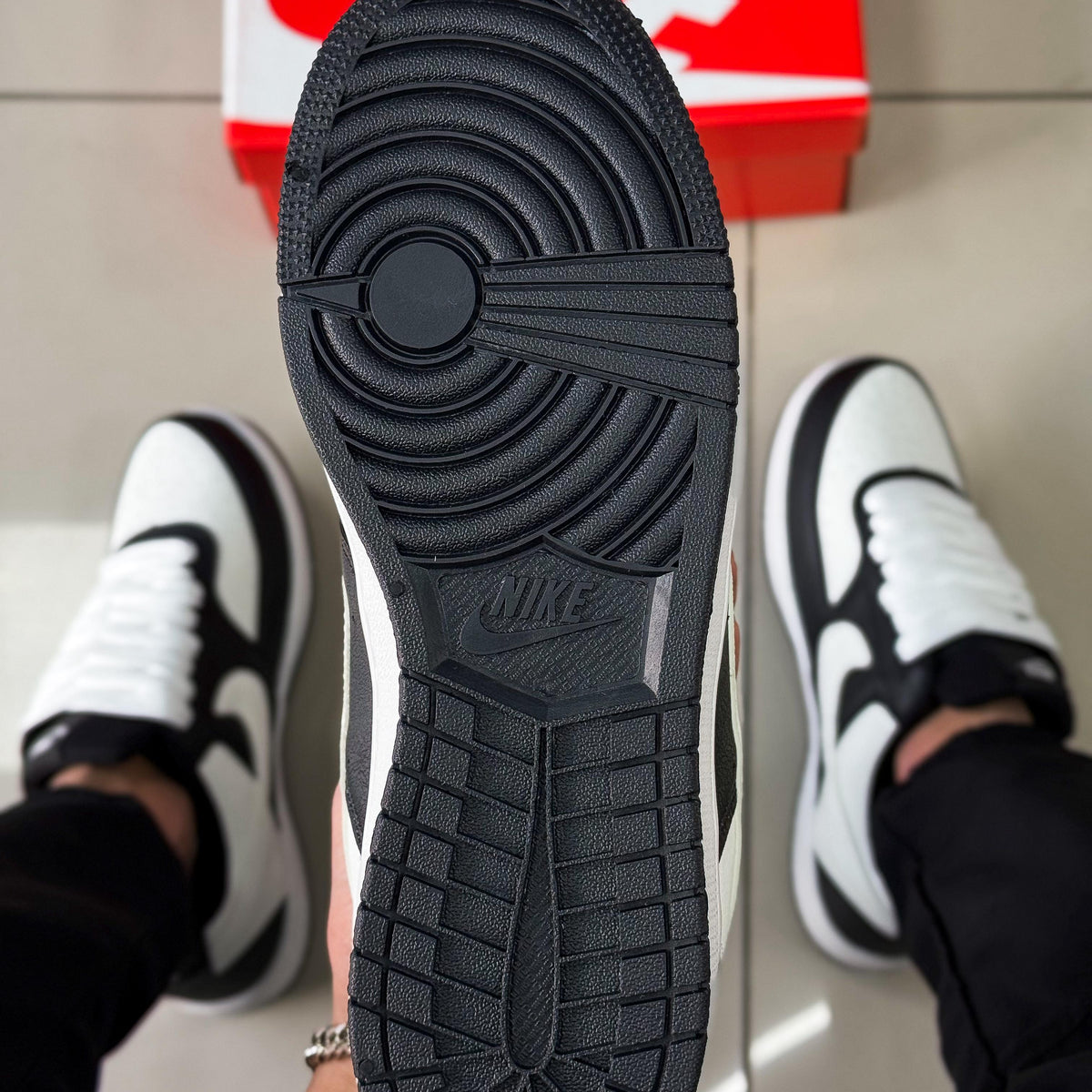 Court Vision Preto/Branco Premium