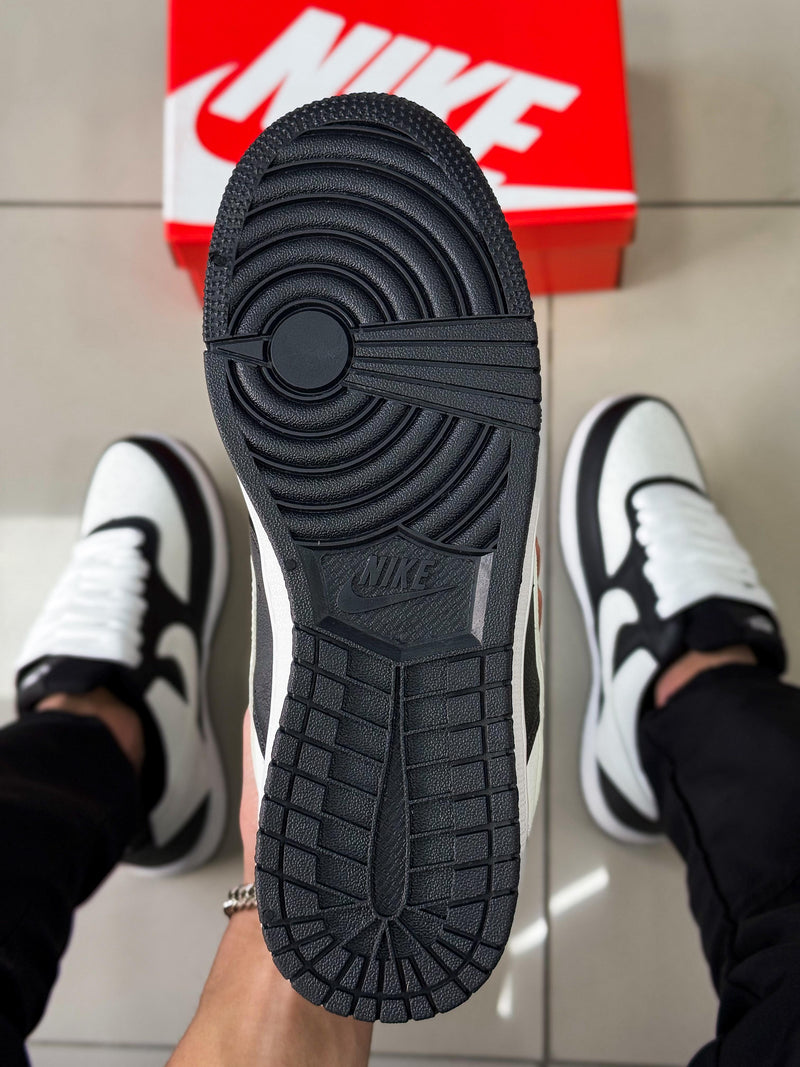 Court Vision Preto/Branco Premium