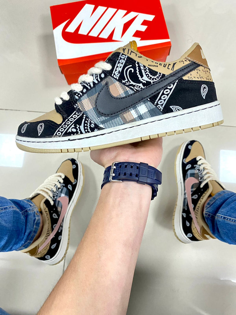 Dunk Low Travis Scott