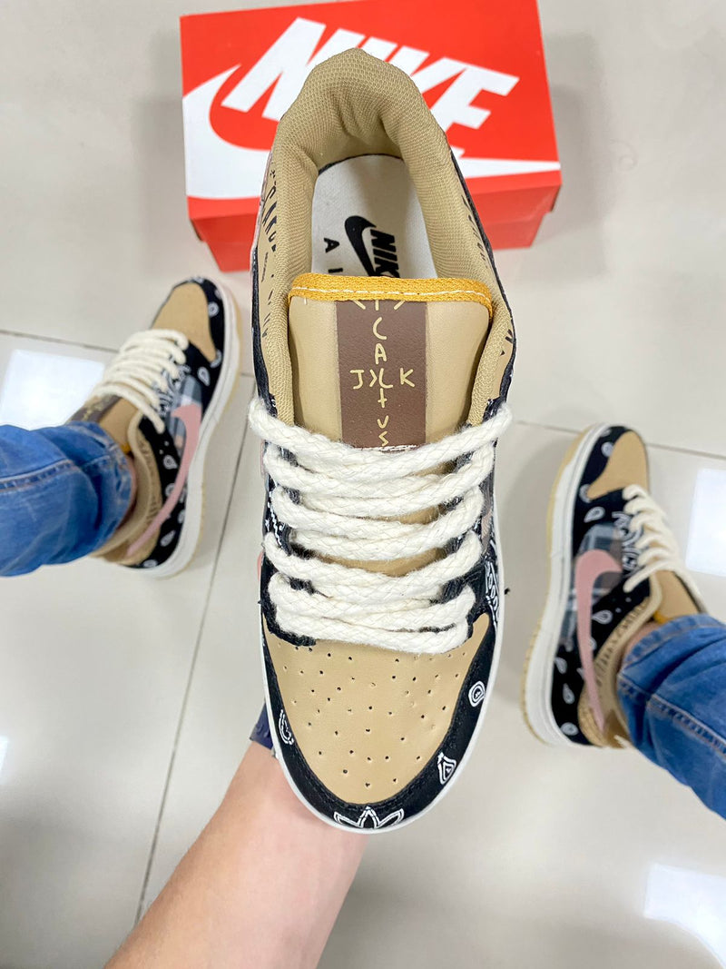 Dunk Low Travis Scott