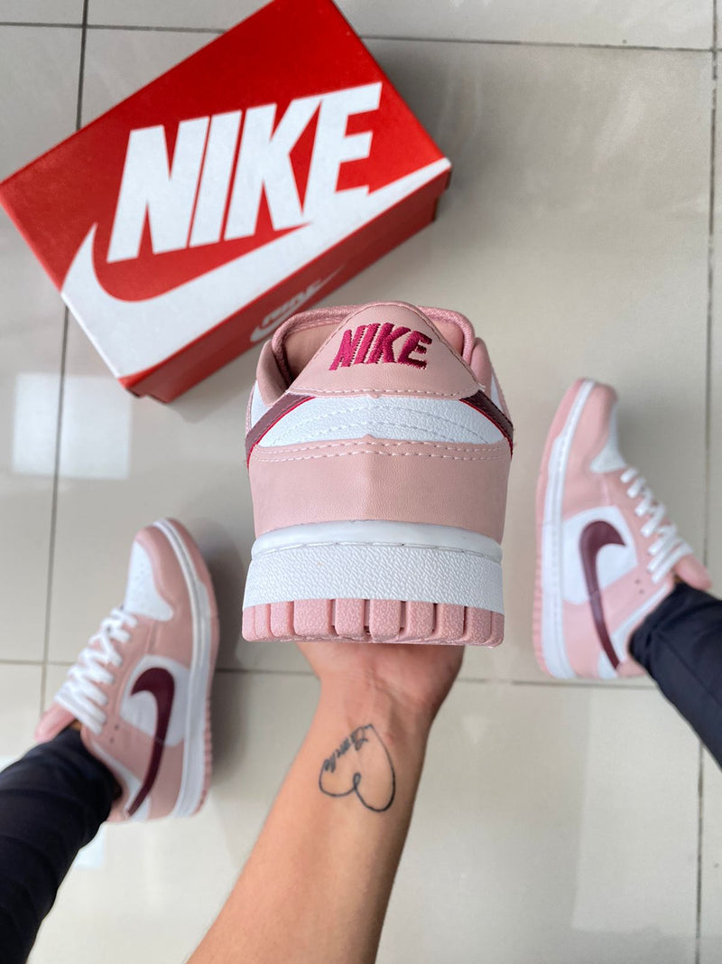 Dunk Low Nude/Vinho Premium