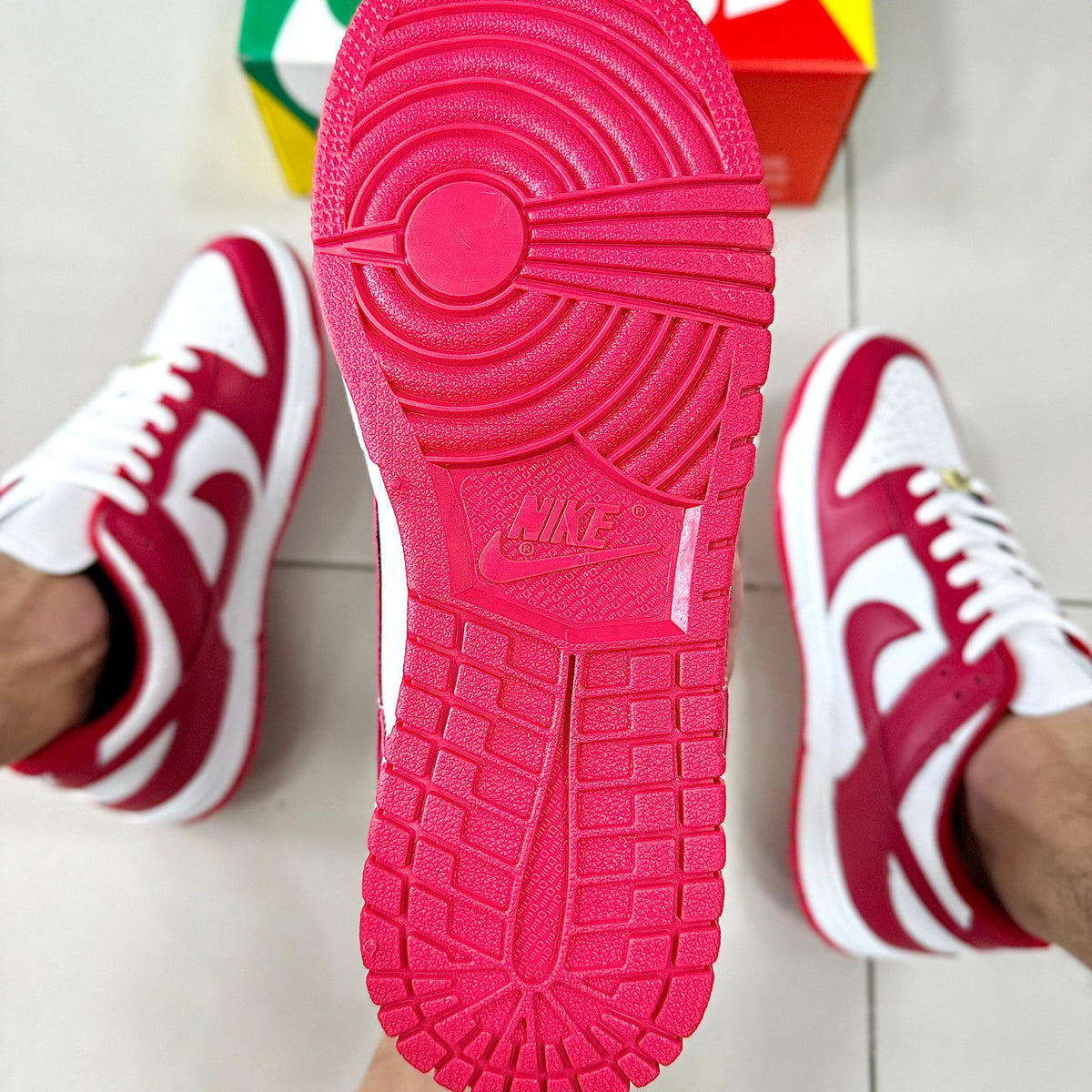 Dunk Low Branco/Vermelho