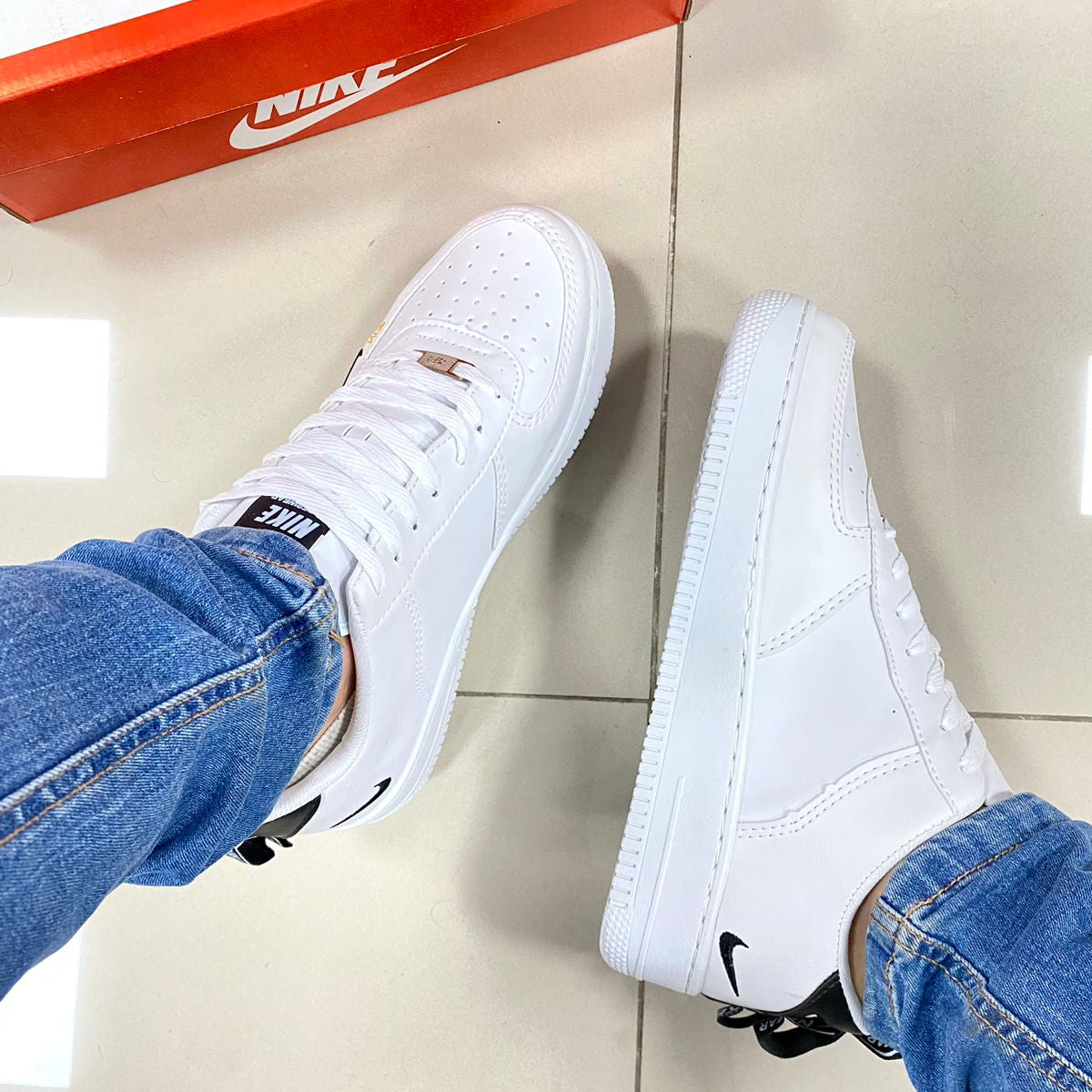 Air Force 1 Branco/Preto