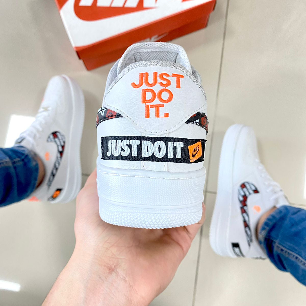 Air Force 1 Just Do It Branco/Laranja