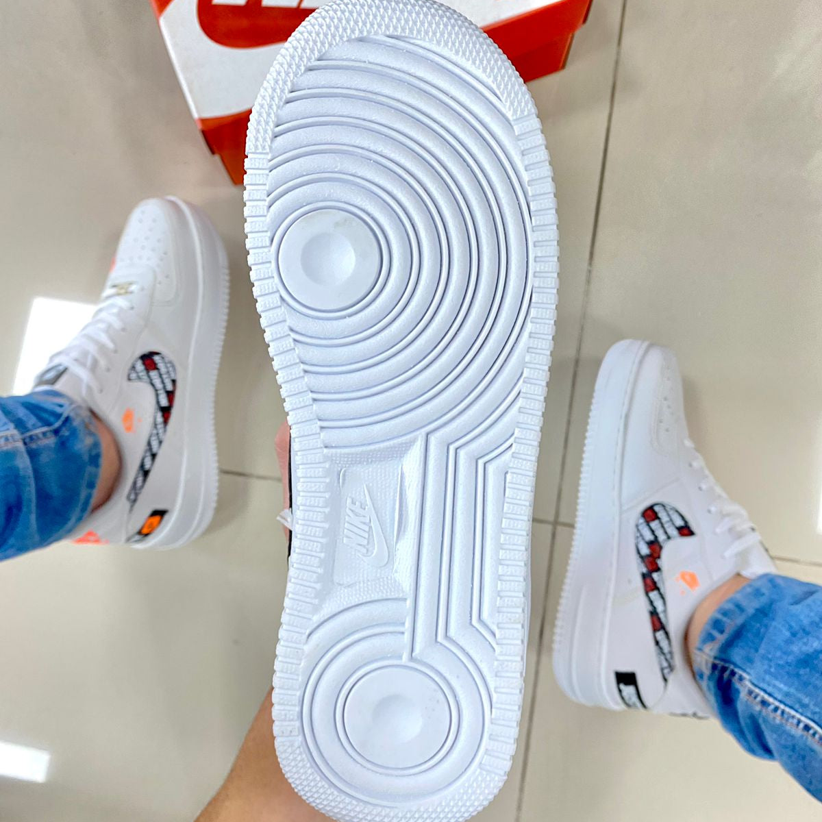 Air Force 1 Just Do It Branco/Laranja