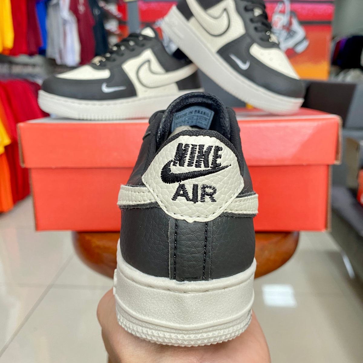 Air Force 1 Bege/Preto Infantil