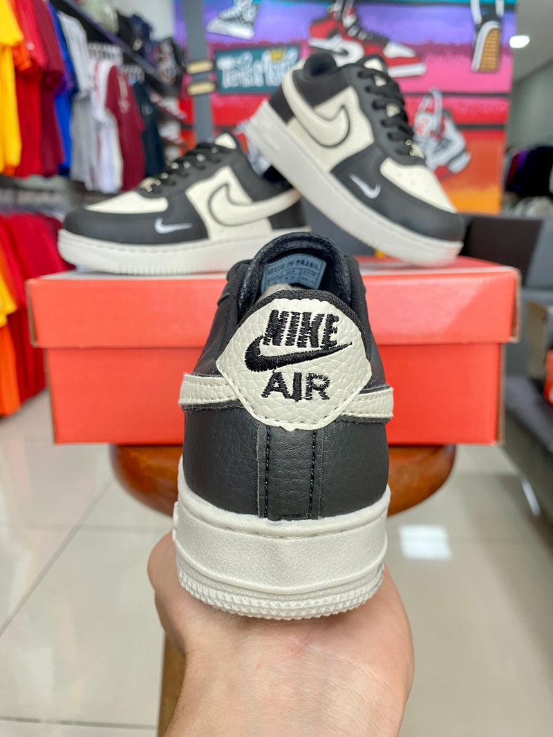 Air Force 1 Bege/Preto Infantil
