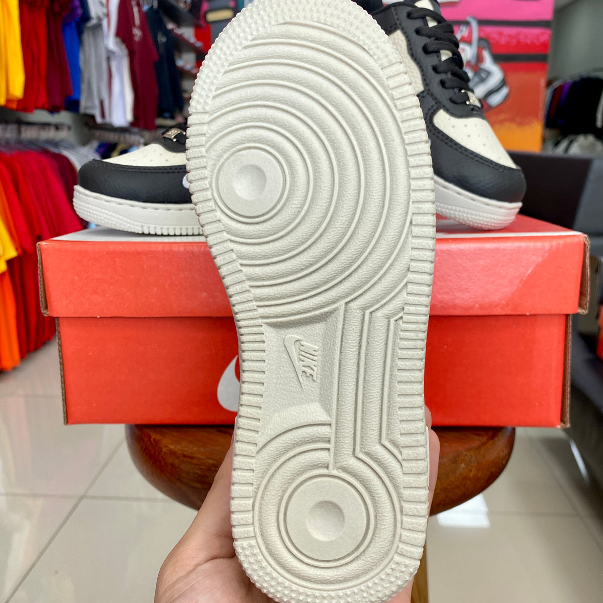 Air Force 1 Bege/Preto Infantil