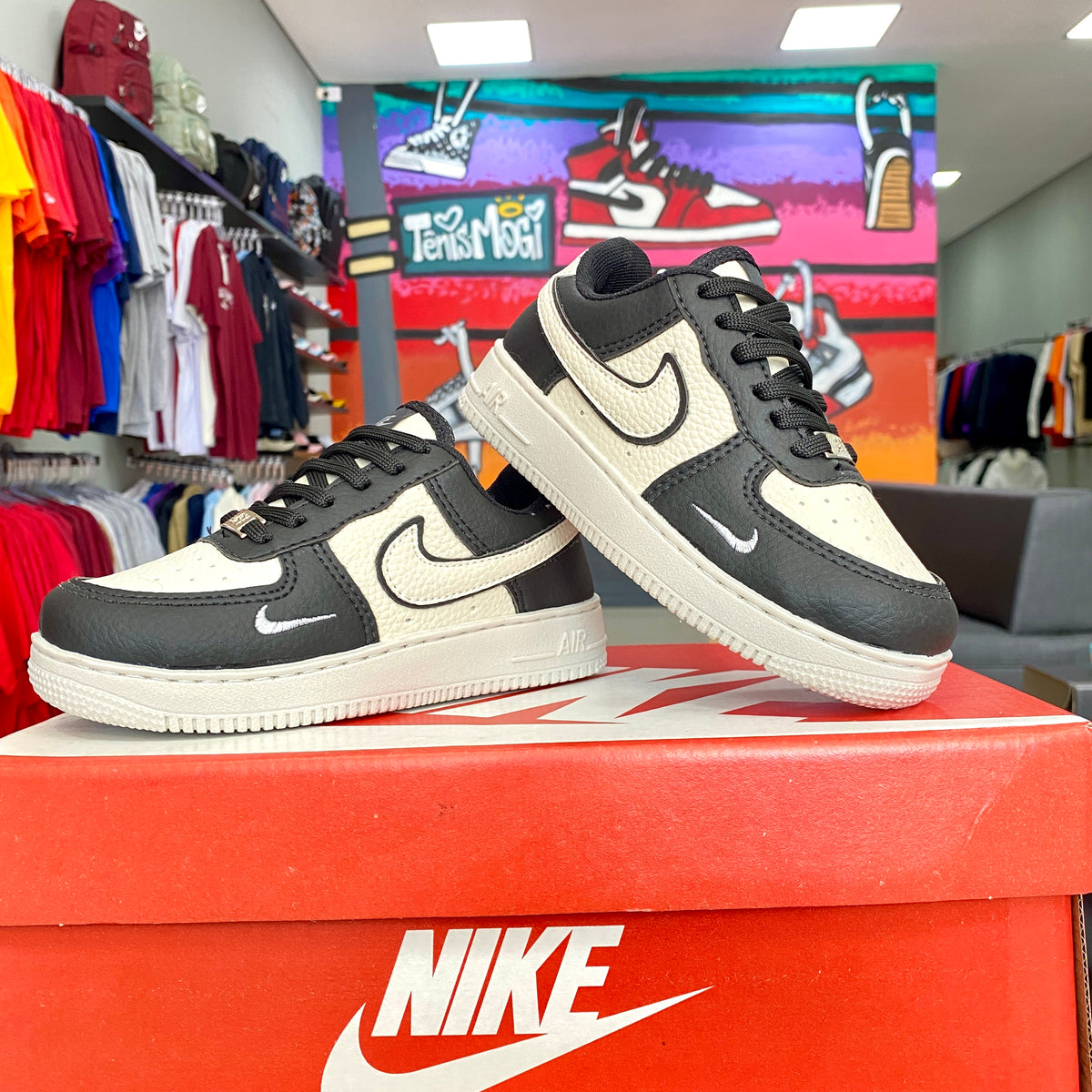 Air Force 1 Bege/Preto Infantil