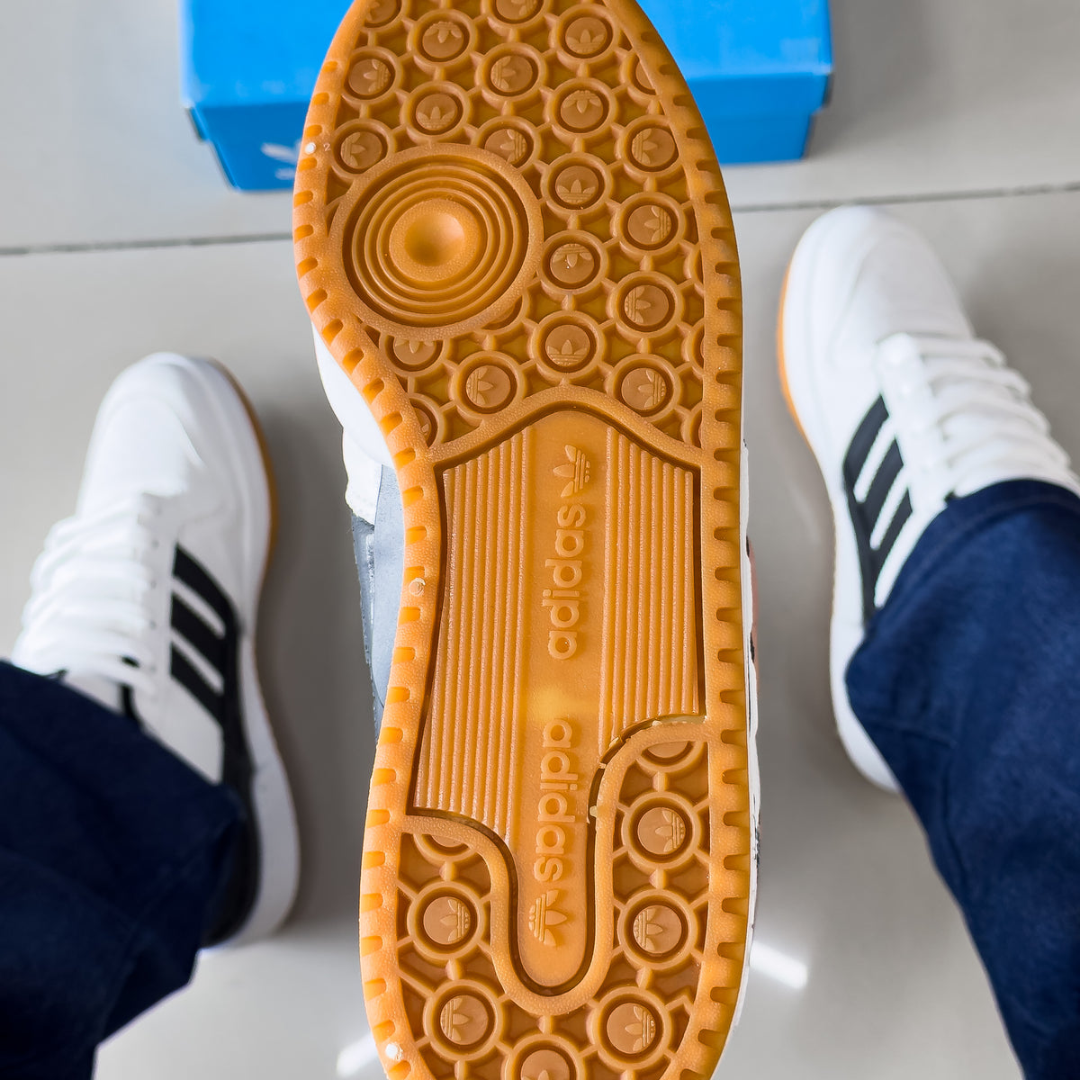 Forum Branco/Caramelo Premium