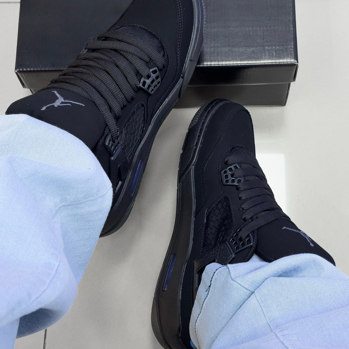 Air Jordan 4 Preto/Holográfico Premium