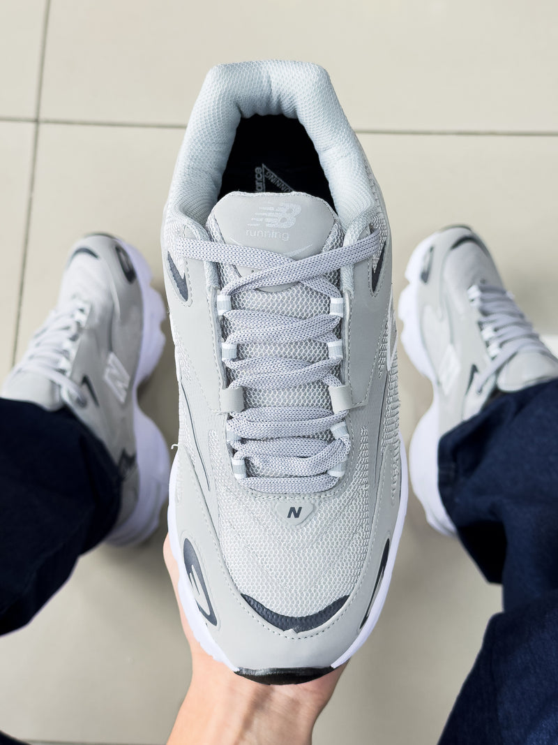 NB 725 Cinza Premium