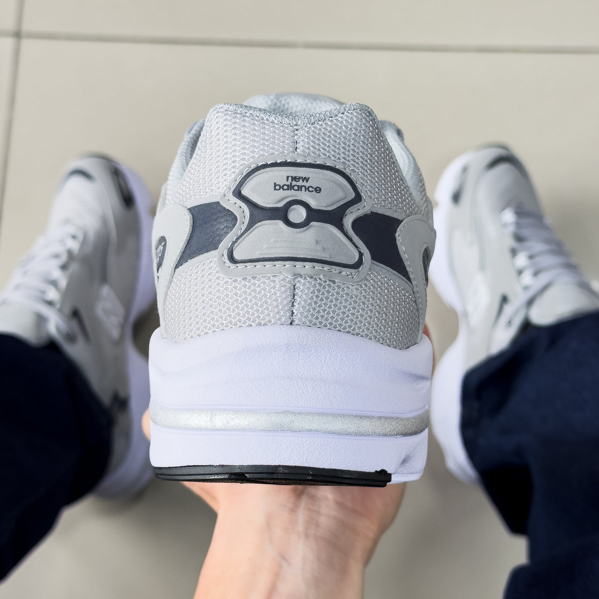 NB 725 Cinza Premium
