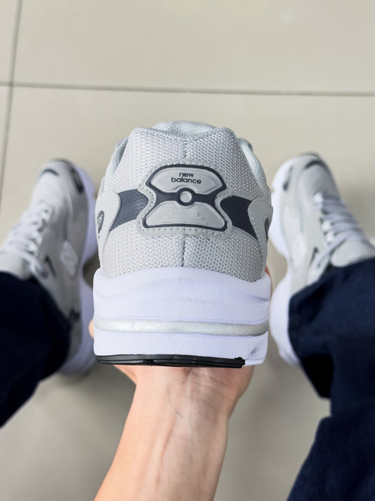 NB 725 Cinza Premium