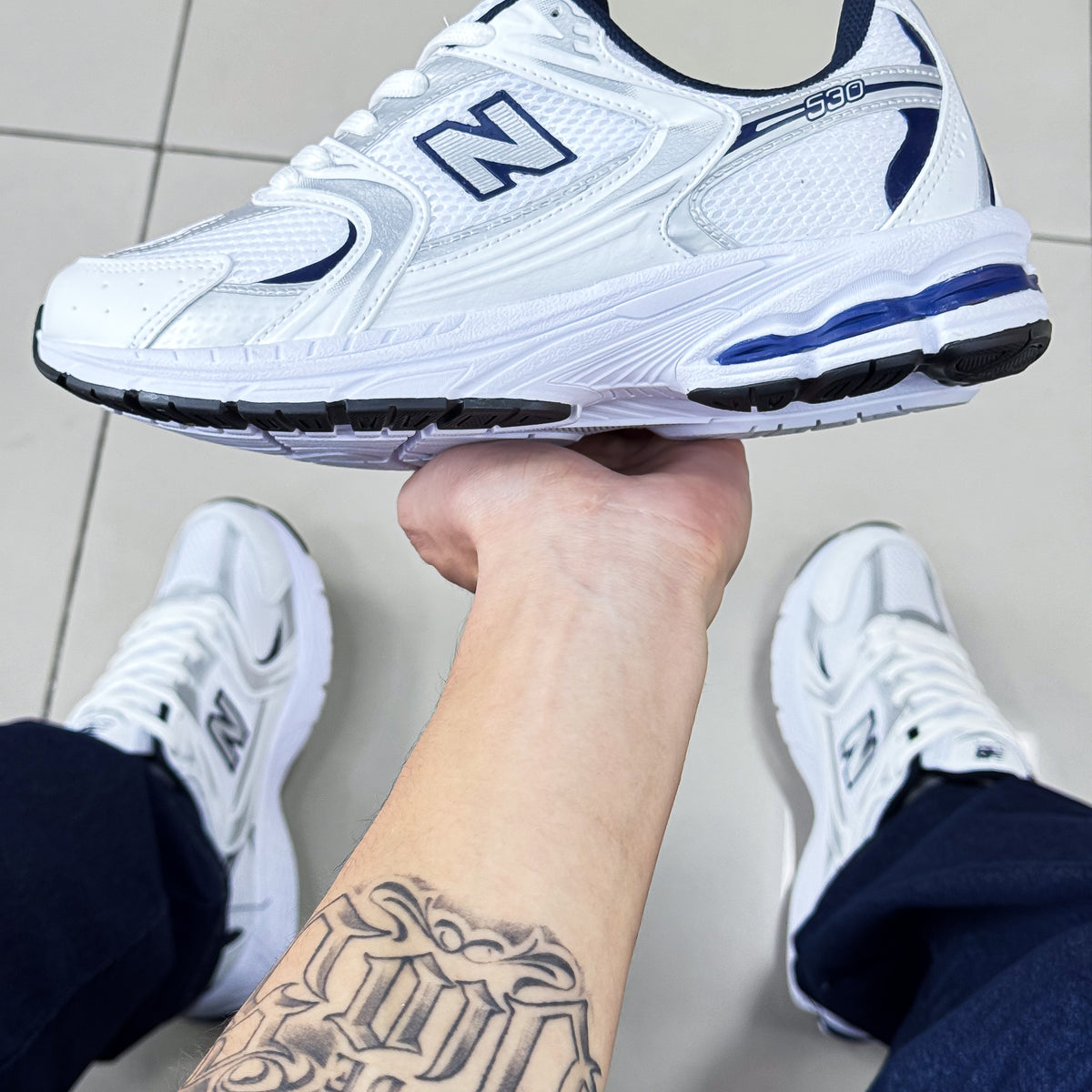 NB 530 Branco/Azul Marinho Premium