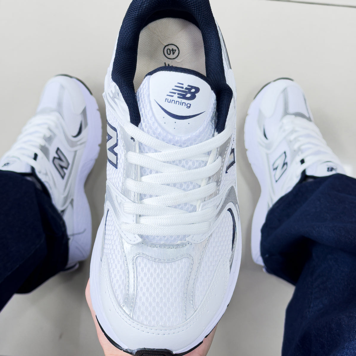 NB 530 Branco/Azul Marinho Premium