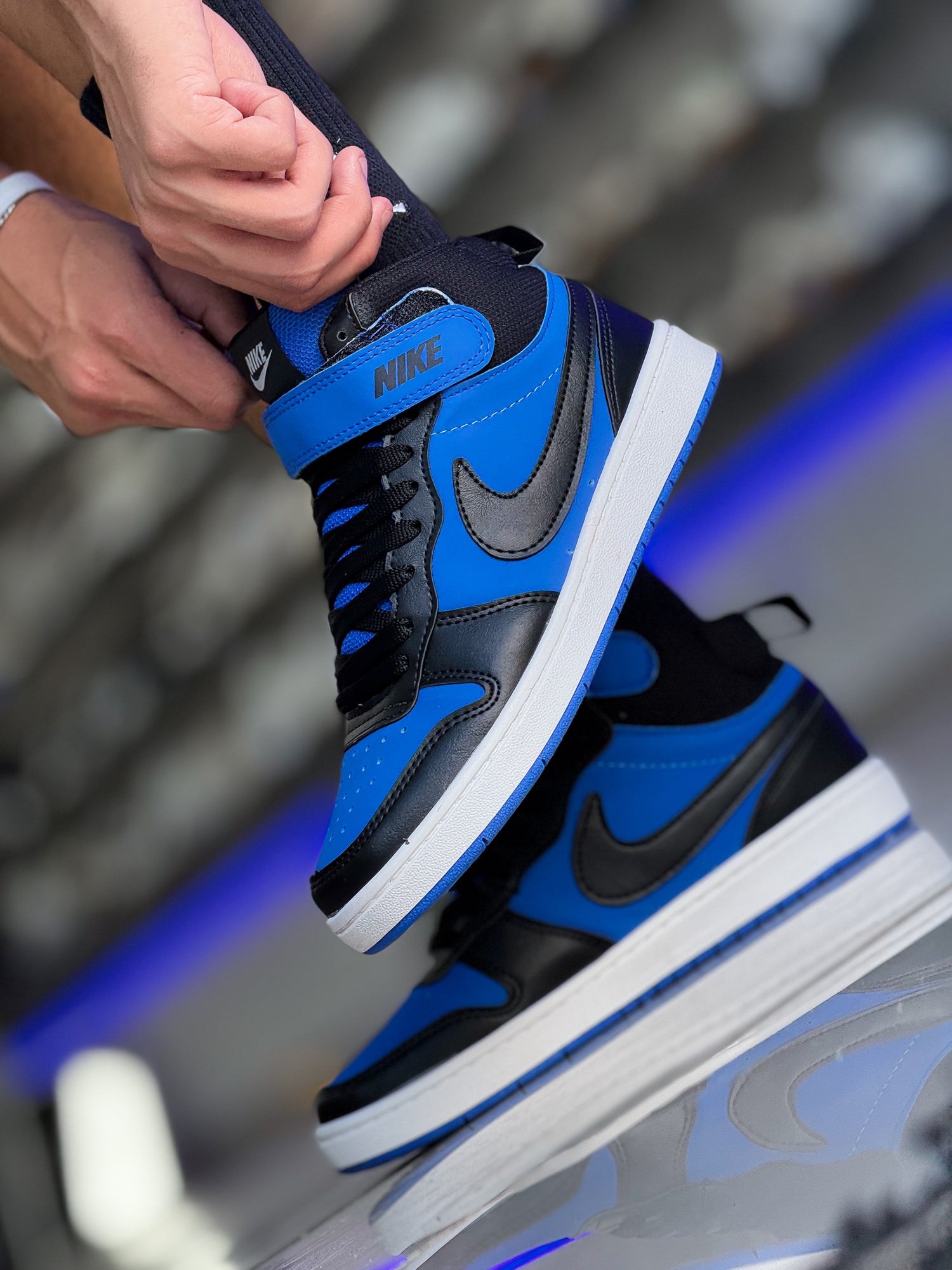 Borough Mid Preto/Azul Premium