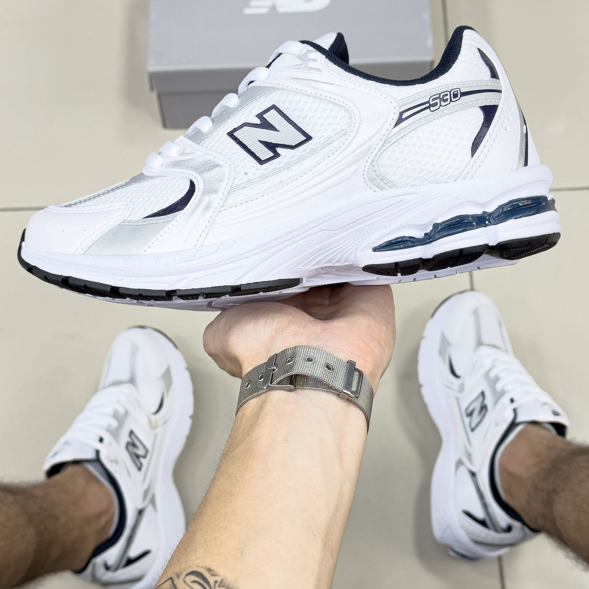 NB 530 Branco/Azul Marinho Premium