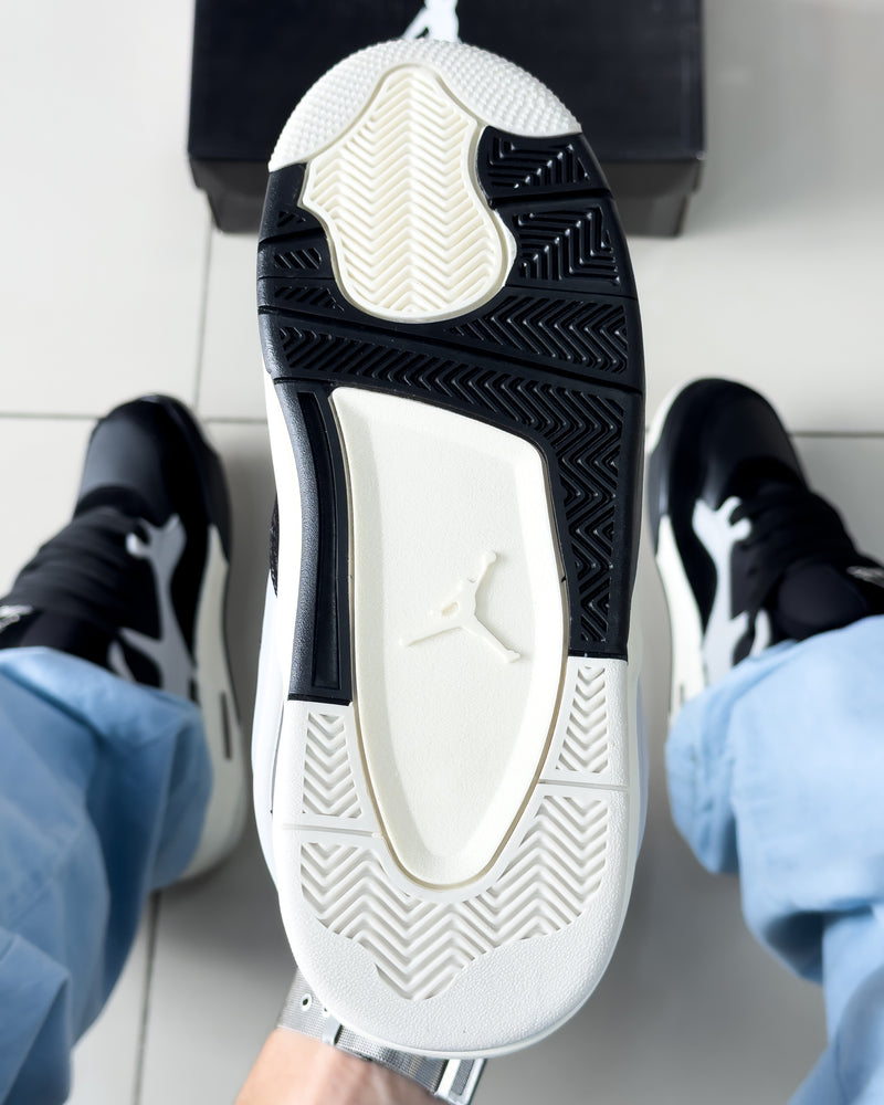 Air Jordan 4 RM Preto/Cinza Premium