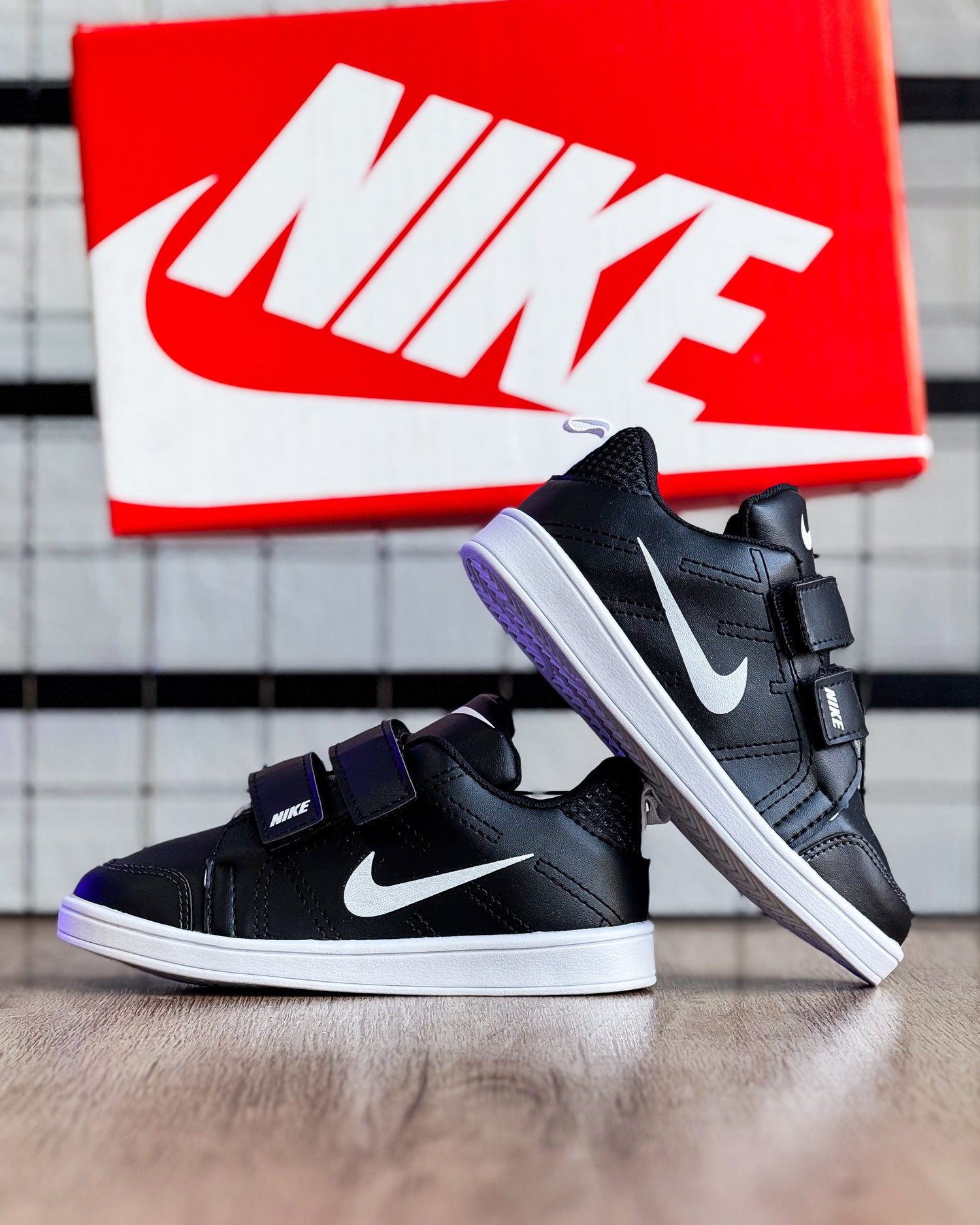 Nk Velcro Preto/Branco infantil