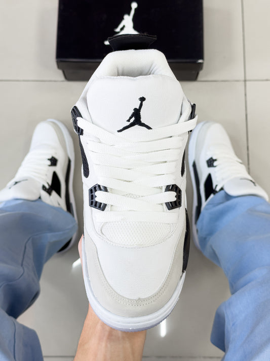 Air Jordan 4 Branco/Preto Premium