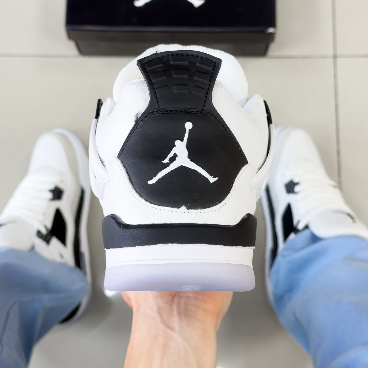 Air Jordan 4 Branco/Preto Premium