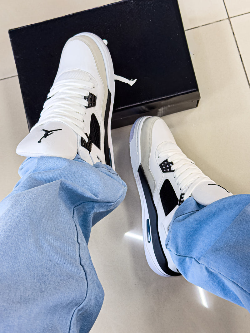 Air Jordan 4 Branco/Preto Premium