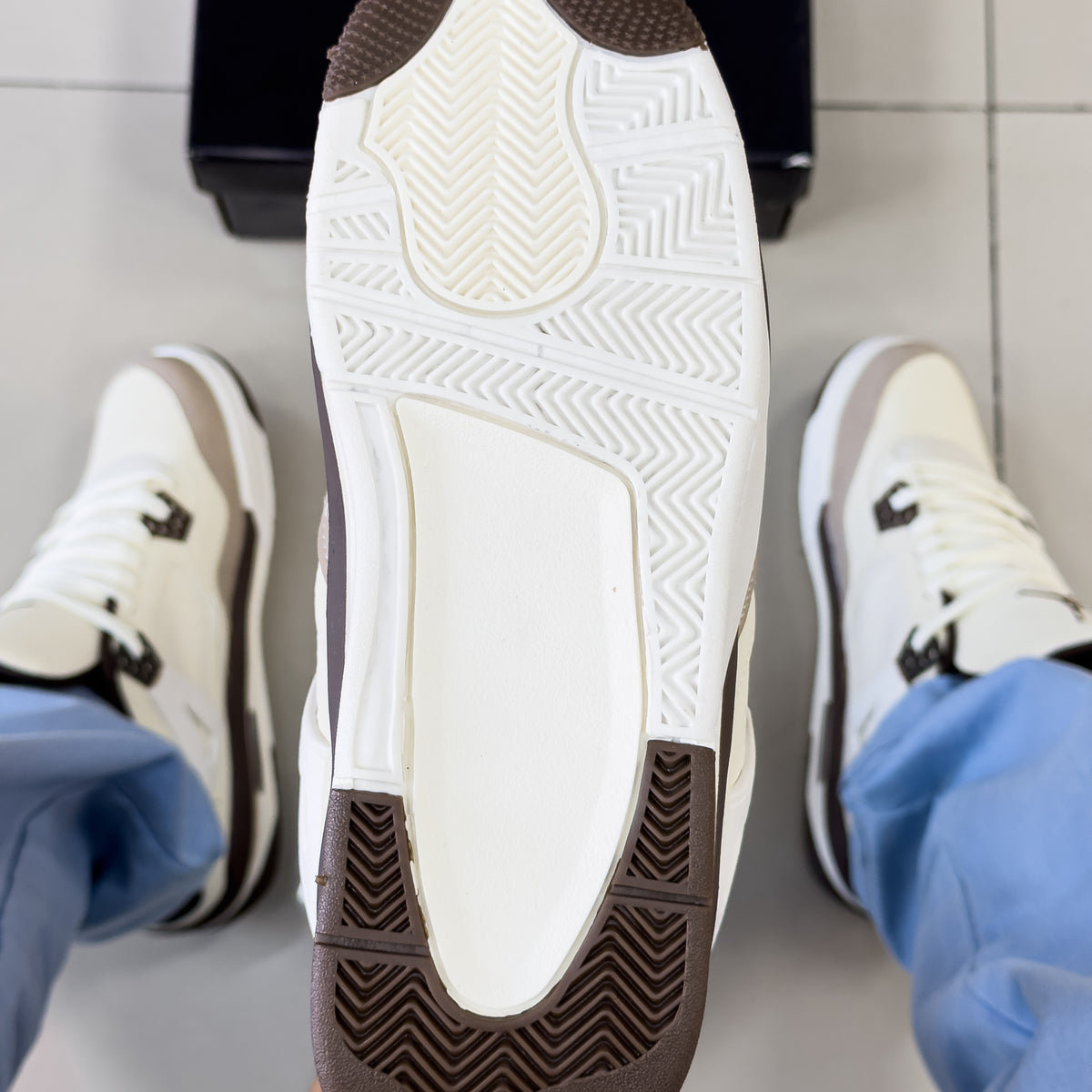 Air Jordan 4 Bege/Marrom Premium