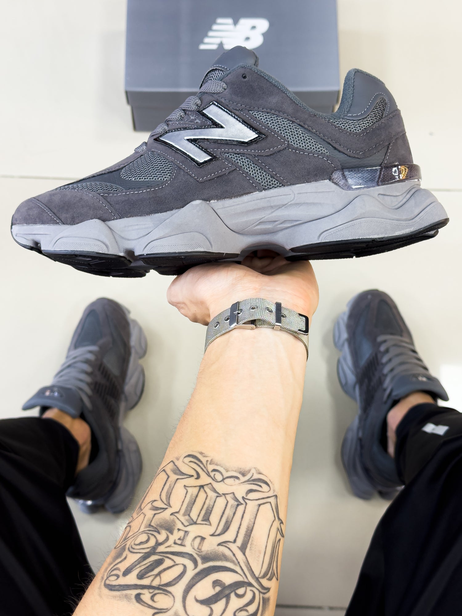 NB 9060 Cinza Escuro Premium