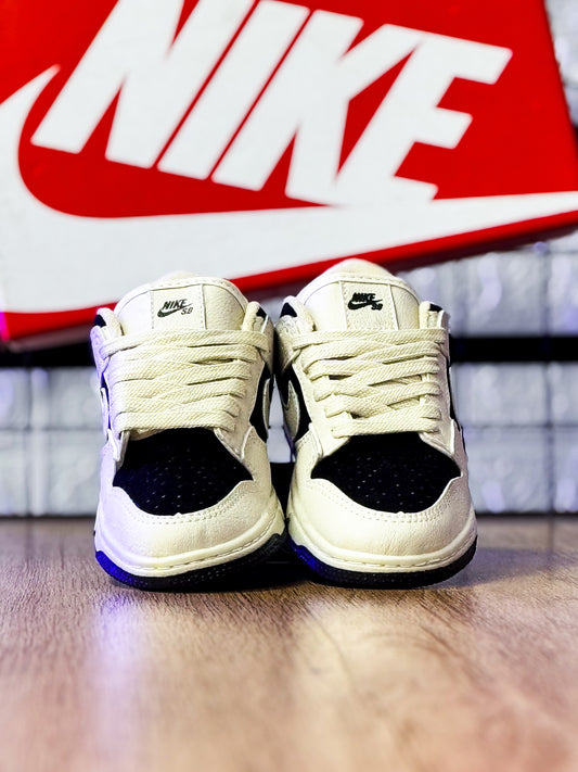 Dunk Low Bege/Preto Infantil