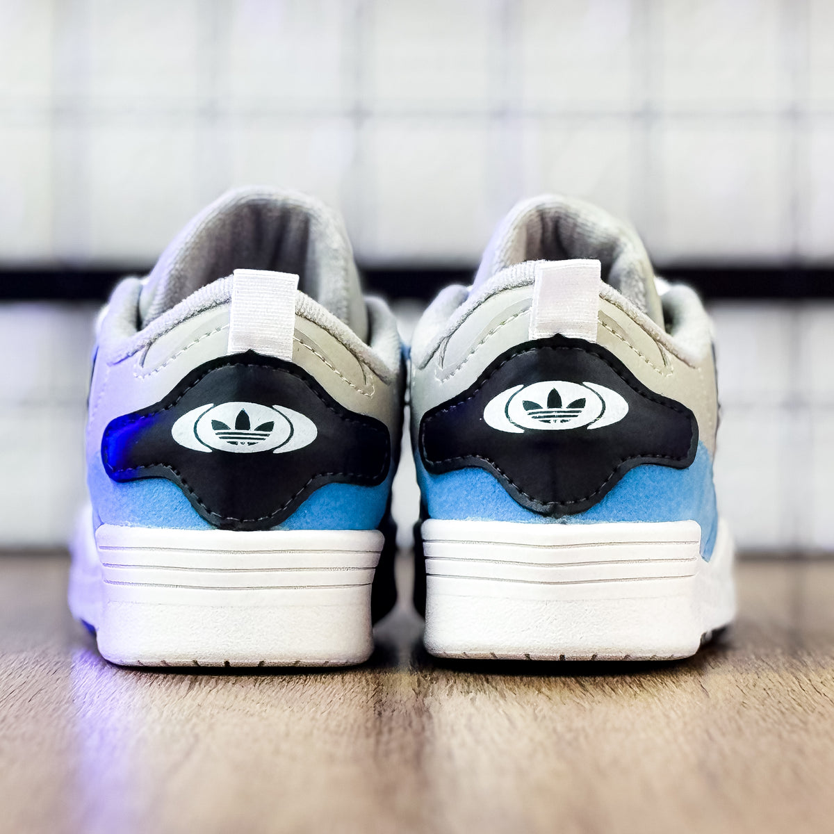 Adi2000 Branco/Azul Infantil