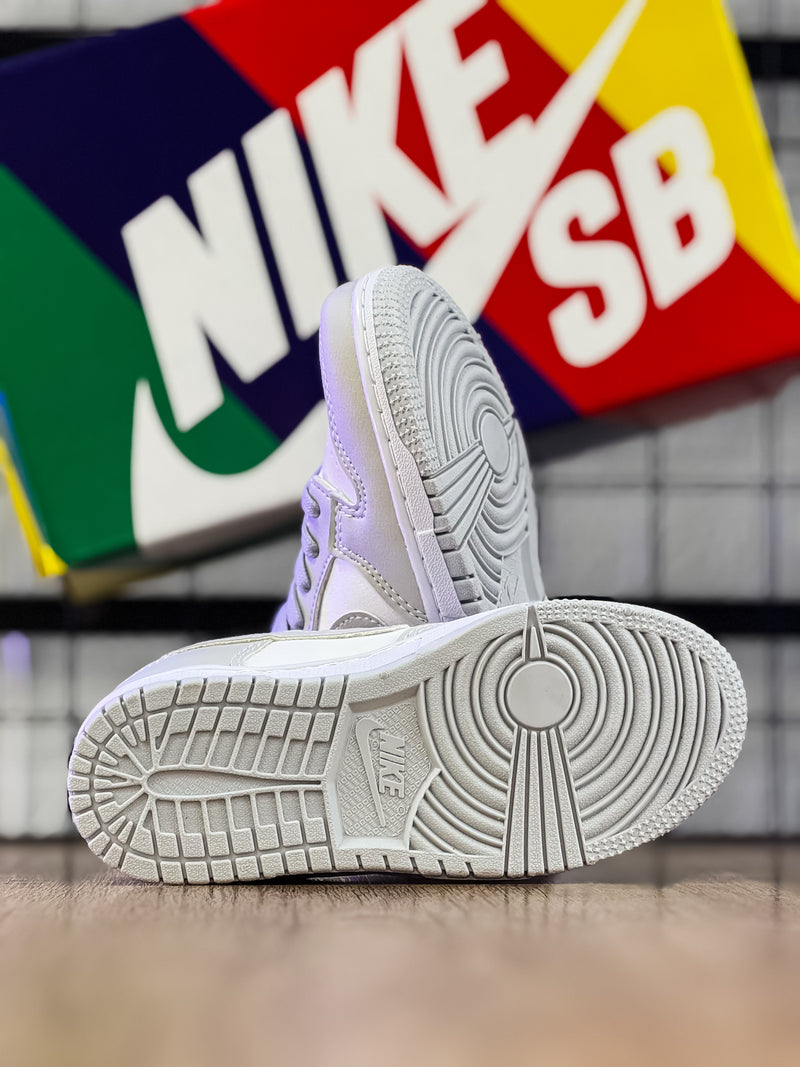 Dunk Low Branco/Cinza Infantil