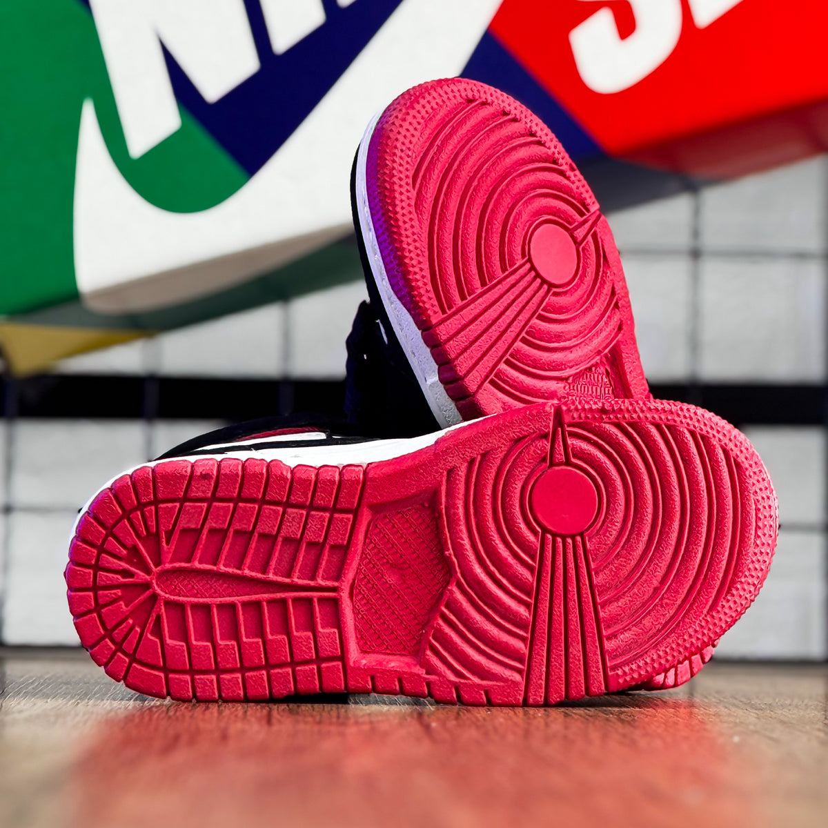 Air Jordan 1 Preto/Vermelho Infantil