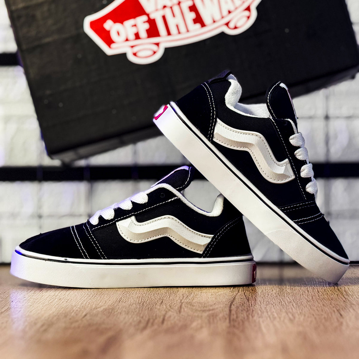 KINU School Preto/Branco Infantil