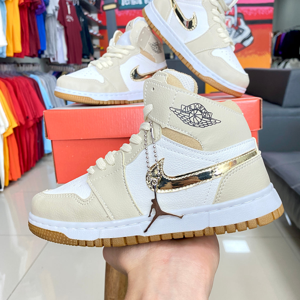 Jordan 1 Dourado Infantil